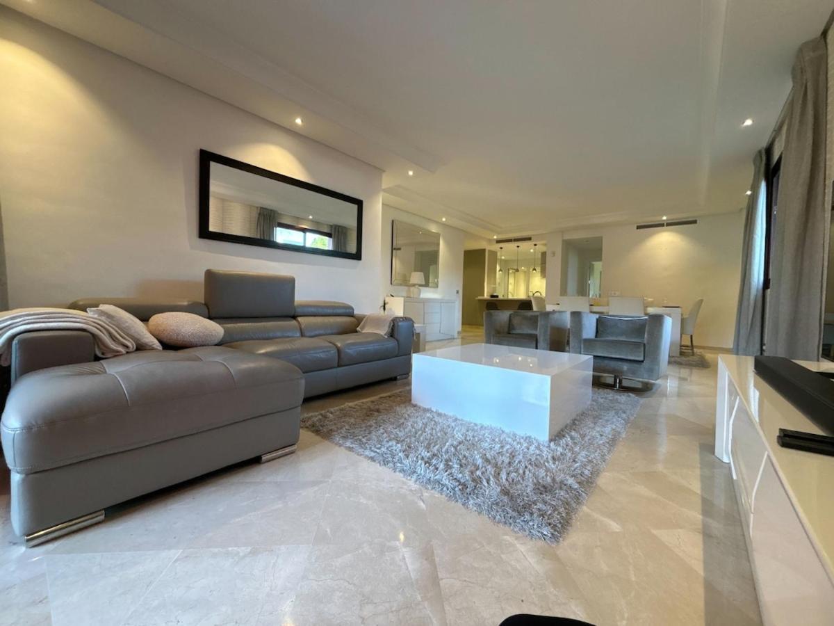 Te Huur 2 Slaapkamers Frontline Strand Complex Estepona Exterior foto